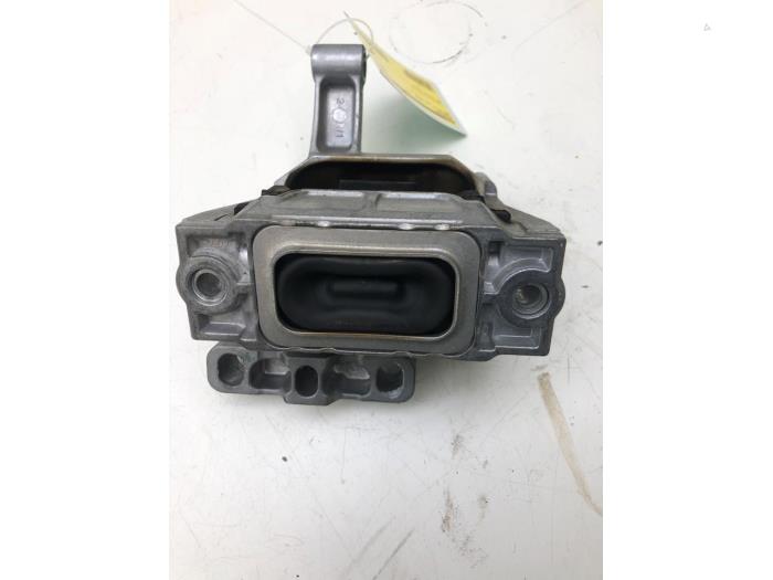 Used Engine mount Audi Q3 (8UB/8UG) 2.0 16V TFSI 170 Quattro Price € 51,45 Margin scheme offered by Wessel Parts & Service B.V.