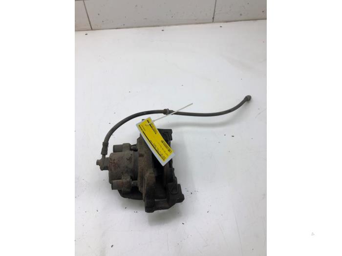 Gebrauchte Bremszange rechts vorne Audi Q3 (8UB/8UG) 2.0 16V TFSI 170 Quattro Preis € 51,45 Margenregelung angeboten von Wessel Parts & Service B.V.