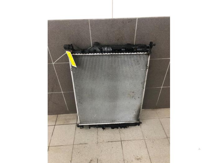 Usagé Radiateur Mercedes GL (X164) 5.5 GL 500 V8 32V Prix € 82,95 Règlement à la marge proposé par Wessel Parts & Service B.V.