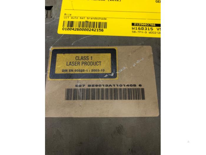 Używane Radioodtwarzacz CD Mercedes E (W212) E-200 CGI 16V BlueEfficiency Cena € 261,45 Procedura marży oferowane przez Wessel Parts & Service B.V.