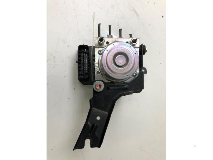 Begagnade ABS-pump Suzuki Ignis (MF) 1.2 Dual Jet 16V Smart Hybrid Pris € 131,25 Marginaltabell erbjuds av Wessel Parts & Service B.V.