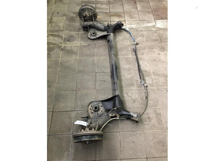 Usagé Train arrière complet Peugeot 108 1.0 12V VVT-i Prix € 261,45 Règlement à la marge proposé par Wessel Parts & Service B.V.