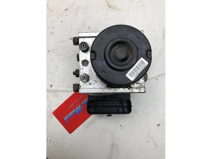 Begagnade ABS-pump Opel Combo 1.6 CDTI 16V Pris € 61,95 Marginaltabell erbjuds av Wessel Parts & Service B.V.