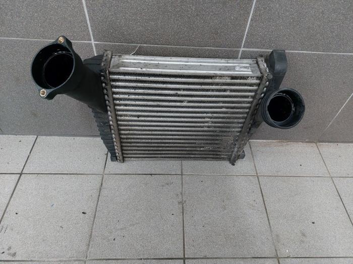 Usados Intercooler Audi Q7 (4LB) 3.0 TDI V6 24V Precio € 93,45 Norma de margen ofrecido por Wessel Parts & Service B.V.