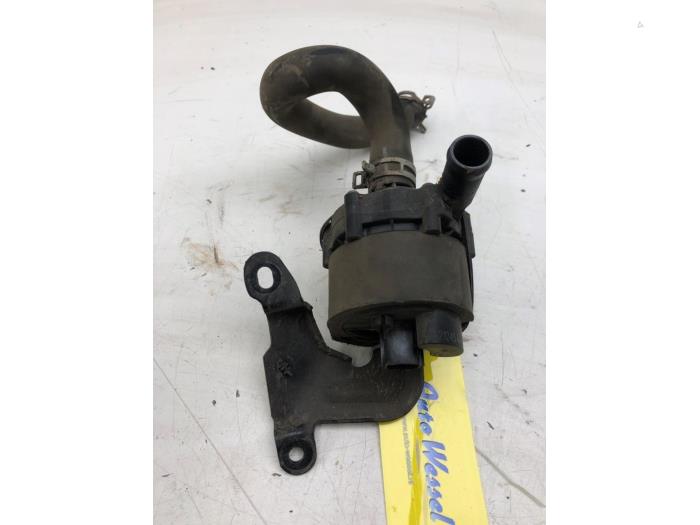 Begagnade Vattenpump Renault Twingo III (AH) ZE R80 Pris € 61,95 Marginaltabell erbjuds av Wessel Parts & Service B.V.