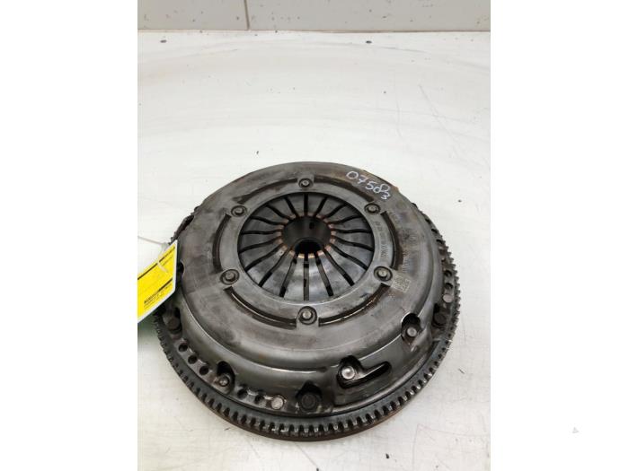 Gebrauchte Schwungrad Volkswagen Polo VI (AW1) 1.0 TSI 12V Preis € 156,45 Margenregelung angeboten von Wessel Parts & Service B.V.