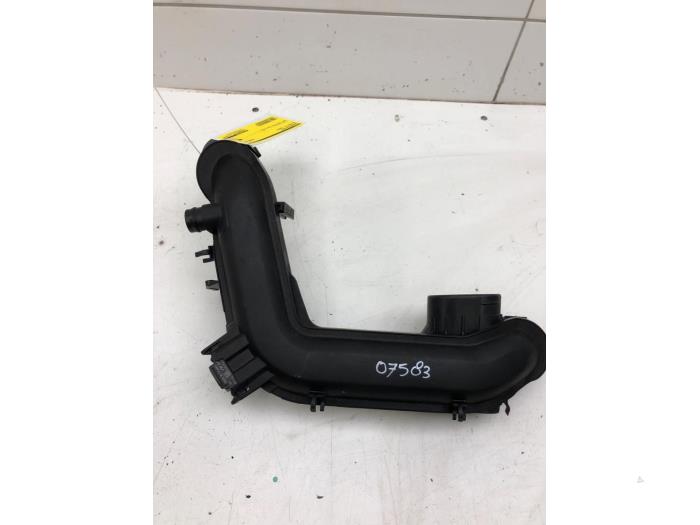 Usagé Tube intercooler Volkswagen Polo VI (AW1) 1.0 TSI 12V Prix € 61,95 Règlement à la marge proposé par Wessel Parts & Service B.V.
