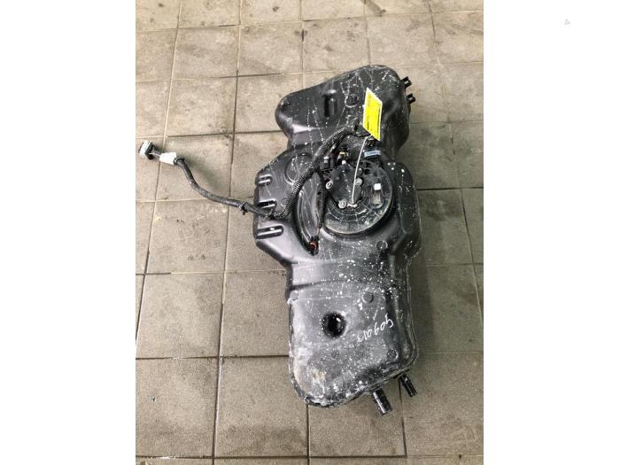 Gebrauchte Adblue Tank Peugeot Boxer (U9) 2.2 BlueHDi 140 Preis € 628,95 Margenregelung angeboten von Wessel Parts & Service B.V.
