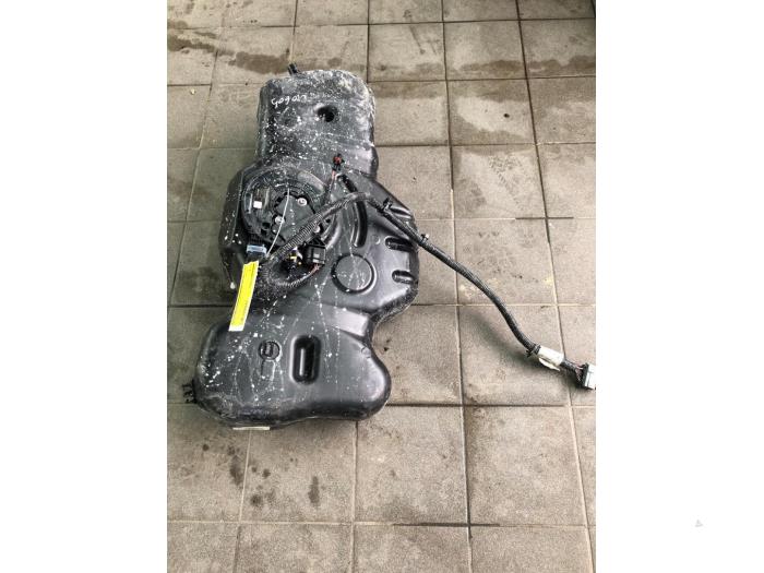 Adblue Tank van een Peugeot Boxer (U9) 2.2 BlueHDi 140 2024