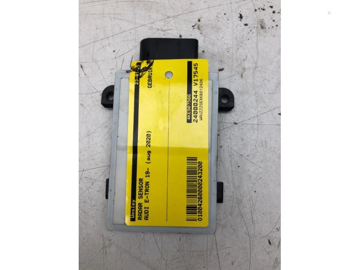 Begagnade Radarsensor Audi e-tron (GEN) 55 quattro Pris € 183,75 Marginaltabell erbjuds av Wessel Parts & Service B.V.