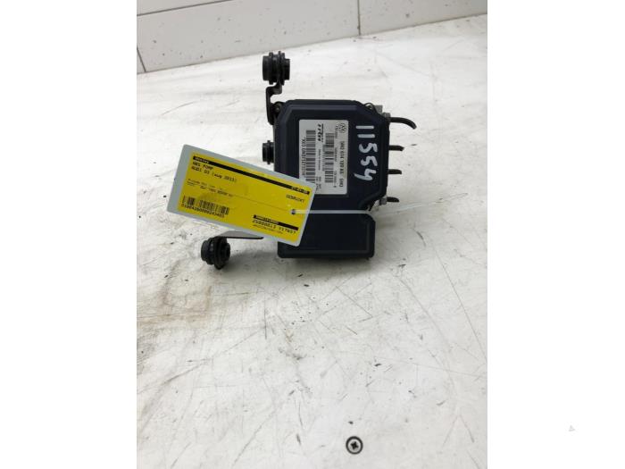Używane Pompa ABS Audi Q3 (8UB/8UG) 2.0 16V TFSI 170 Quattro Cena € 261,45 Procedura marży oferowane przez Wessel Parts & Service B.V.