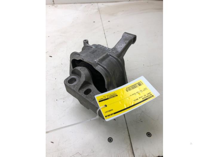 Used Engine mount Audi Q3 (8UB/8UG) 2.0 16V TFSI 170 Quattro Price € 51,45 Margin scheme offered by Wessel Parts & Service B.V.