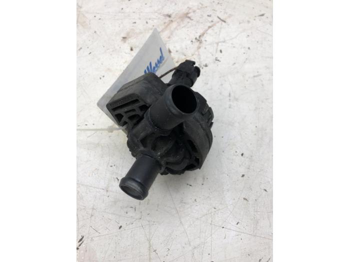 Usagé Pompe à eau MAN TGE 2.0 TDI Prix € 82,95 Règlement à la marge proposé par Wessel Parts & Service B.V.