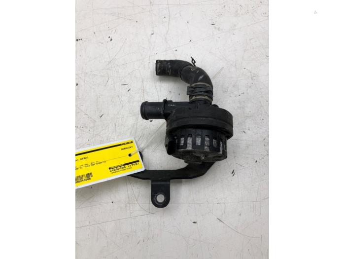 Usagé Pompe à eau MAN TGE 2.0 TDI Prix € 51,45 Règlement à la marge proposé par Wessel Parts & Service B.V.