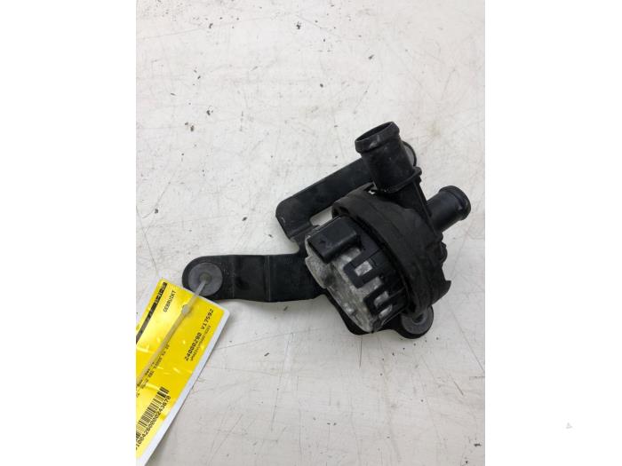 Begagnade Vattenpump MAN TGE 2.0 TDI Pris € 51,45 Marginaltabell erbjuds av Wessel Parts & Service B.V.