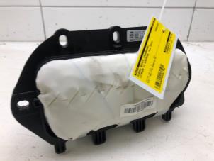 Usagé Airbag droite (tableau de bord) Citroen C3 Aircross I (2C/2R) 1.2 e-THP PureTech 110 Prix € 249,00 Règlement à la marge proposé par Autobedrijf G.H. Wessel B.V.