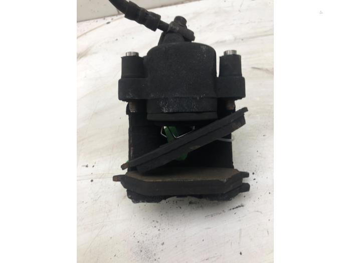 Gebrauchte Bremszange links vorne Skoda Fabia III (NJ3) 1.0 12V Preis € 40,95 Margenregelung angeboten von Wessel Parts & Service B.V.