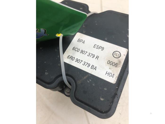 Używane Pompa ABS Skoda Fabia III (NJ3) 1.0 12V Cena € 72,45 Procedura marży oferowane przez Wessel Parts & Service B.V.