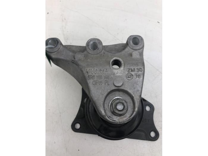 Used Engine mount Skoda Fabia III (NJ3) 1.0 12V Price € 40,95 Margin scheme offered by Wessel Parts & Service B.V.
