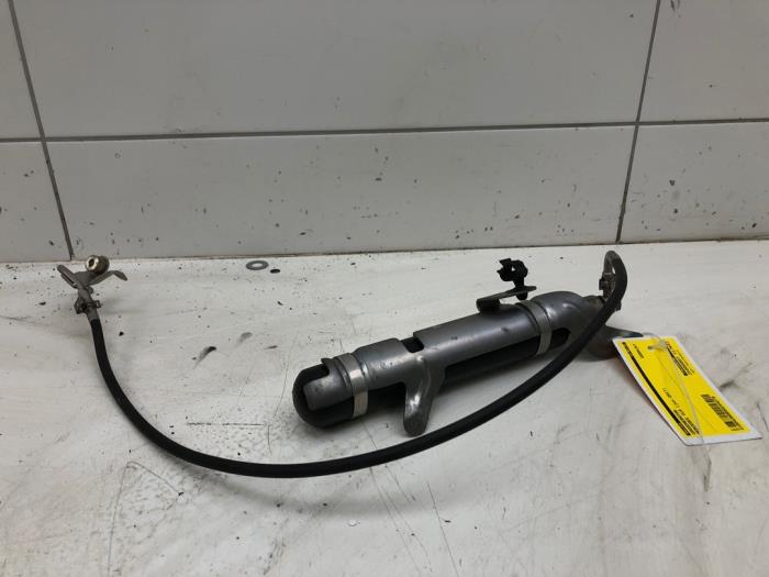 Używane Generator gazu Mercedes CLA Shooting Brake (117.9) 1.6 CLA-200 16V Cena € 103,95 Procedura marży oferowane przez Wessel Parts & Service B.V.