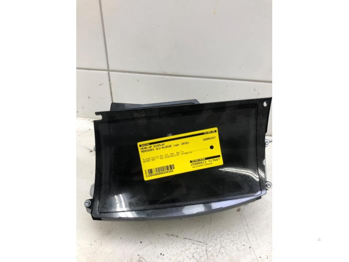 Gebrauchte Frontscheibenanzeige Mercedes GLC (X253) 2.2 250d 16V BlueTEC 4-Matic Preis € 366,45 Margenregelung angeboten von Wessel Parts & Service B.V.