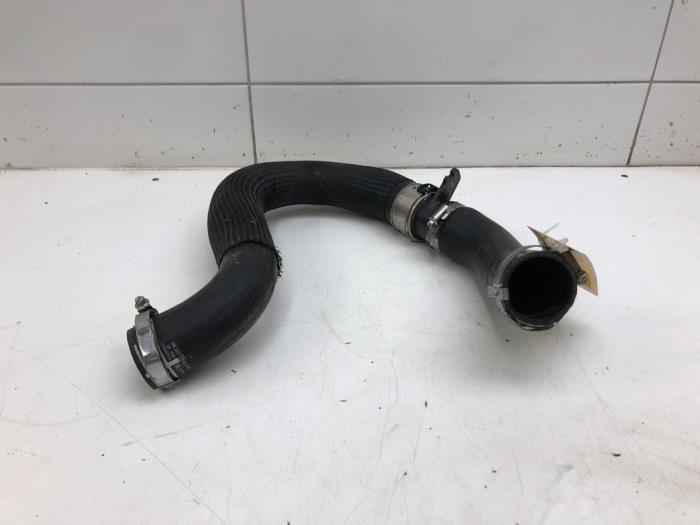 Gebrauchte Intercooler Schlauch Opel Astra L (F3/FB/FM/FP) 1.6 Plug-in Hybrid Turbo 16V Preis € 51,45 Margenregelung angeboten von Wessel Parts & Service B.V.