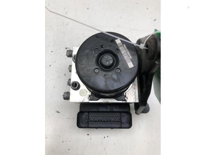 Używane Pompa ABS Volkswagen Beetle (16AB) Cena € 288,75 Procedura marży oferowane przez Wessel Parts & Service B.V.