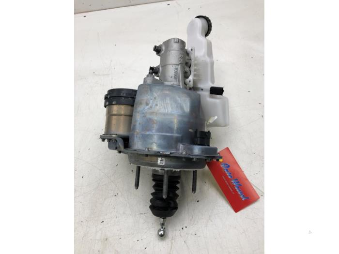 Usados Servofreno Opel Astra L (F3/FB/FM/FP) 1.6 Plug-in Hybrid Turbo 16V Precio € 313,95 Norma de margen ofrecido por Wessel Parts & Service B.V.