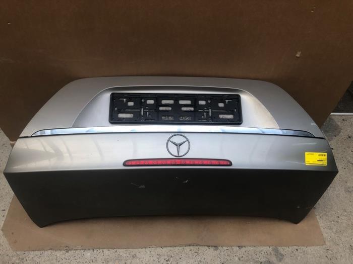 Używane Tylna klapa Mercedes E (W211) 2.2 E-200 CDI 16V Cena € 103,95 Procedura marży oferowane przez Wessel Parts & Service B.V.