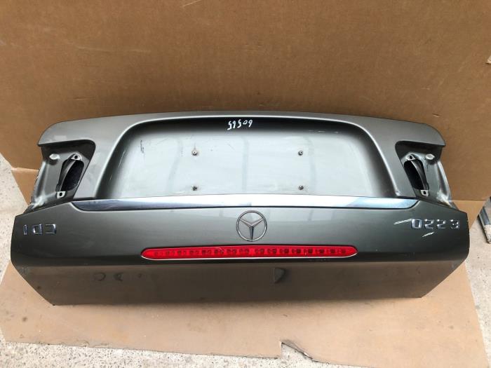 Begagnade Baklucka Mercedes E (C207) E-220 CDI 16V BlueEfficiency Pris € 131,25 Marginaltabell erbjuds av Wessel Parts & Service B.V.