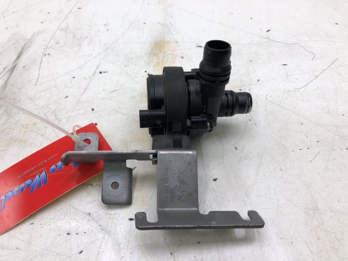 Begagnade Vattenpump Opel Astra L (F3/FB/FM/FP) 1.6 Plug-in Hybrid Turbo 16V Pris € 40,95 Marginaltabell erbjuds av Wessel Parts & Service B.V.