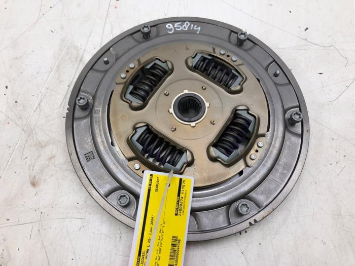 Used Flywheel Opel Astra L (F3/FB/FM/FP) 1.6 Plug-in Hybrid Turbo 16V Price € 103,95 Margin scheme offered by Wessel Parts & Service B.V.
