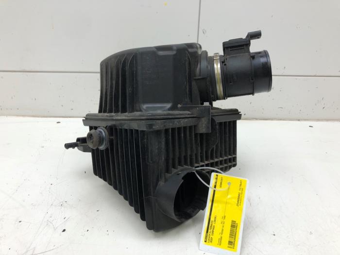 Gebrauchte Luftfiltergehäuse Jeep Compass II (MP) 2.0 Multijet II 170 16V 4x4 Preis € 103,95 Margenregelung angeboten von Wessel Parts & Service B.V.