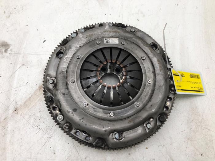 Gebrauchte Schwungrad Skoda Rapid Spaceback 1.6 TDI 16V Preis € 131,25 Margenregelung angeboten von Wessel Parts & Service B.V.
