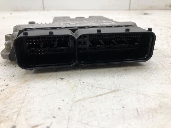 Engine management computer from a Skoda Yeti (5LAC) 2.0 TDI 16V 2011