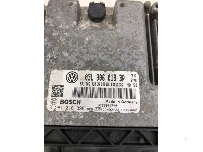 Engine management computer from a Skoda Yeti (5LAC) 2.0 TDI 16V 2011