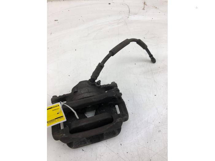 Gebrauchte Bremszange links vorne Mercedes E (W213) E-200d 1.6 Turbo 16V Preis € 36,75 Margenregelung angeboten von Wessel Parts & Service B.V.