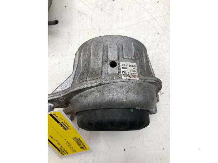 Used Engine mount Mercedes E (W213) E-200d 1.6 Turbo 16V Price € 40,95 Margin scheme offered by Wessel Parts & Service B.V.