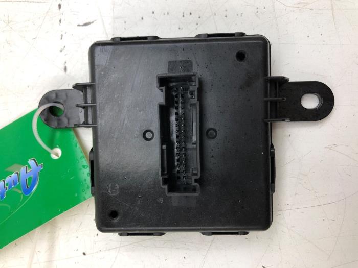 Używane Modul keyless vehicle Audi Q4 Sportback (4FN) 40 e-tron 77 kWh Cena € 61,95 Procedura marży oferowane przez Wessel Parts & Service B.V.