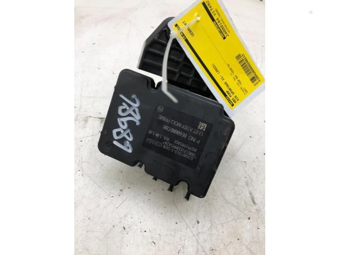 Usagé Bloc ABS Kia Sportage (NQ5E) 1.6 T-GDi MHEV 16V AWD Prix € 313,95 Règlement à la marge proposé par Wessel Parts & Service B.V.