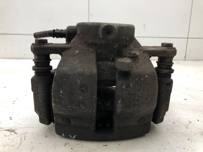 Gebrauchte Bremszange links vorne Mercedes B (W245) 2.0 B-180 CDI 16V Preis € 40,95 Margenregelung angeboten von Wessel Parts & Service B.V.