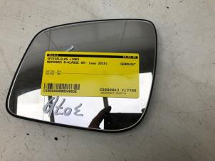 Begagnade Spegelglas, vänster Mercedes B (W245) 2.0 B-180 CDI 16V Pris € 29,00 Marginaltabell erbjuds av Autobedrijf G.H. Wessel B.V.