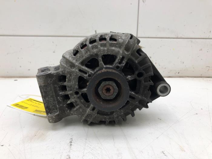 Usagé Dynamo Ford Fiesta 6 (JA8) 1.25 16V Prix € 51,45 Règlement à la marge proposé par Wessel Parts & Service B.V.