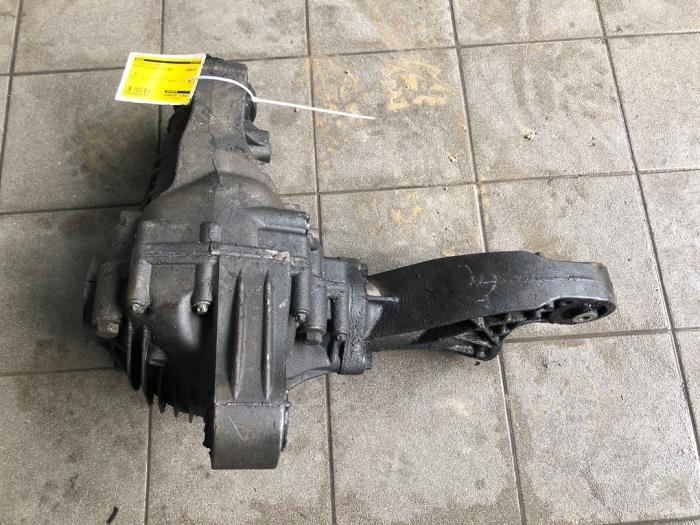 Gebrauchte Differential vorne Mercedes ML II (164/4JG) 3.0 ML-320 CDI 4-Matic V6 24V Preis € 366,45 Margenregelung angeboten von Wessel Parts & Service B.V.