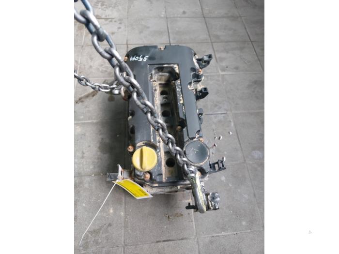 Begagnade Topplock Opel Corsa E 1.4 16V Pris € 523,95 Marginaltabell erbjuds av Wessel Parts & Service B.V.