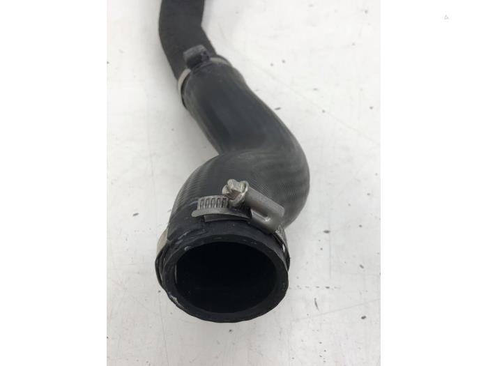 Gebrauchte Intercooler Rohr Hyundai Tucson (NX) 1.6 T-GDI HEV HTRAC Preis € 93,45 Margenregelung angeboten von Wessel Parts & Service B.V.