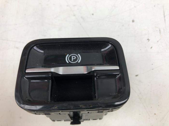 Gebrauchte Handbremse Schalter Mercedes C (W206) C-300 e 2.0 Turbo Preis € 36,75 Margenregelung angeboten von Wessel Parts & Service B.V.