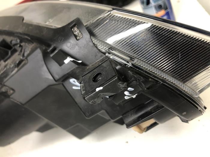 Używane Reflektor lewy Seat Arona (KJX) Cena na żądanie oferowane przez Wessel Parts & Service B.V.