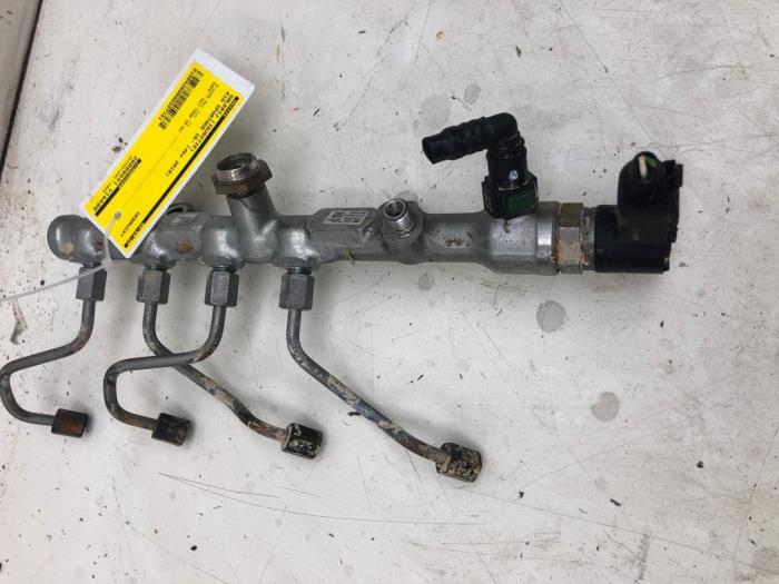 Gebrauchte Einspritzdüse (Einspritzer) Kia Sportage (QL) 1.6 CRDi 16V 116 Preis € 156,45 Margenregelung angeboten von Wessel Parts & Service B.V.
