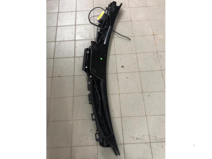 Gebrauchte Paravent Mercedes GLE (W166) 350d 3.0 V6 24V BlueTEC 4-Matic Preis € 61,95 Margenregelung angeboten von Wessel Parts & Service B.V.